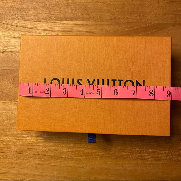 Louis Vuitton accessories box and pouch - Picture 7 of 12